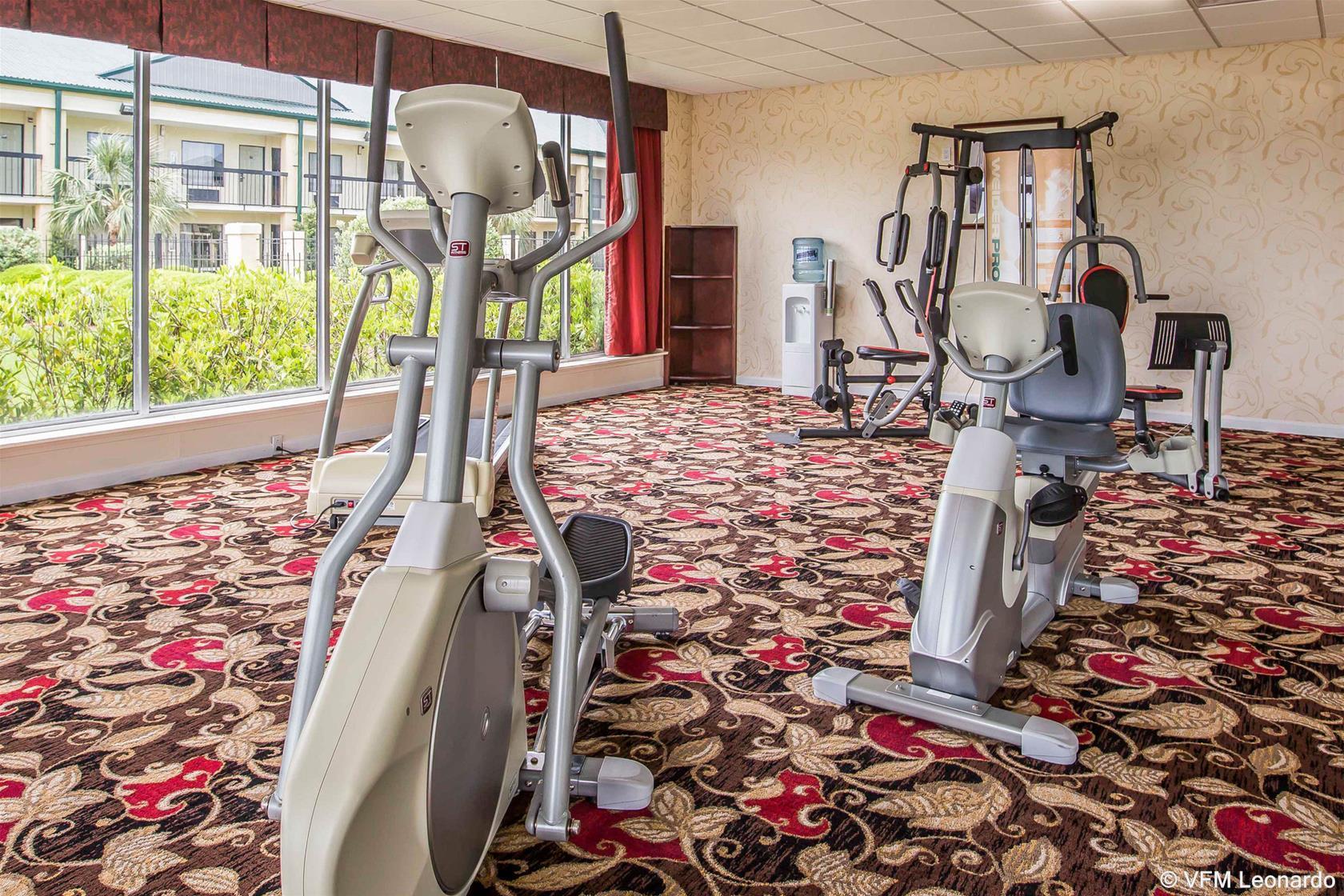 Quality Inn & Suites Near Lake Юфола Екстер'єр фото