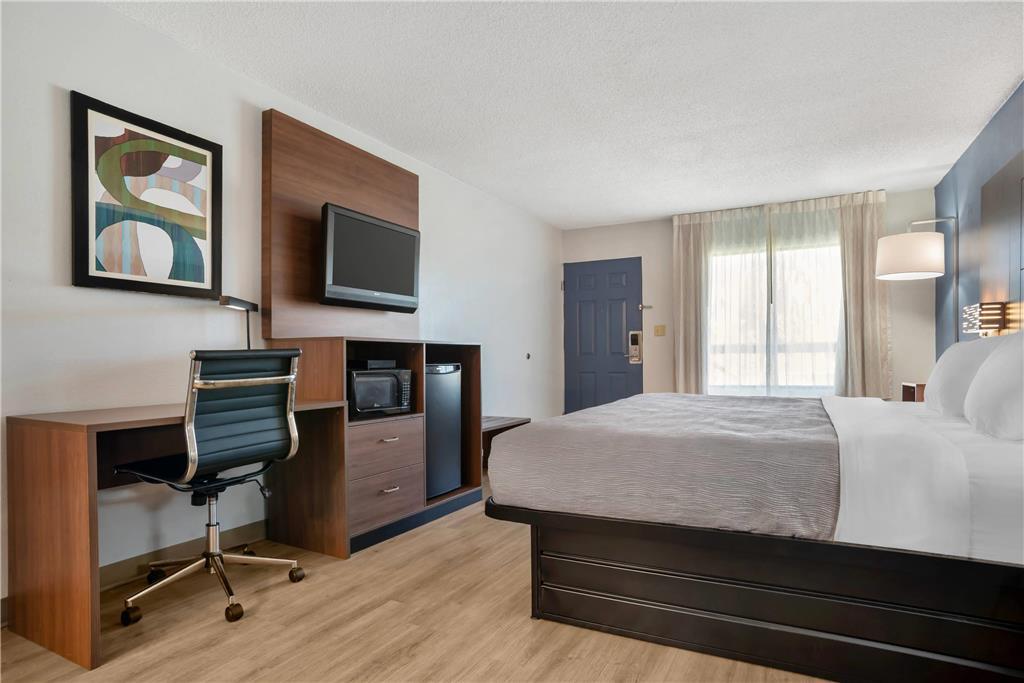 Quality Inn & Suites Near Lake Юфола Номер фото